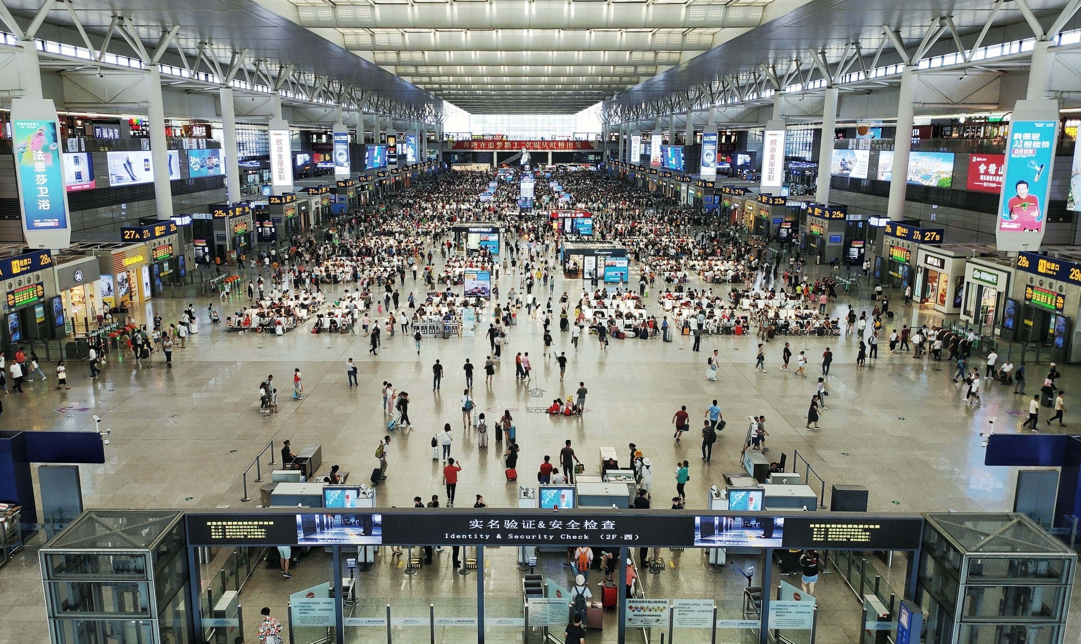 Explore The World's 10 Busiest Airports | Advisorpedia